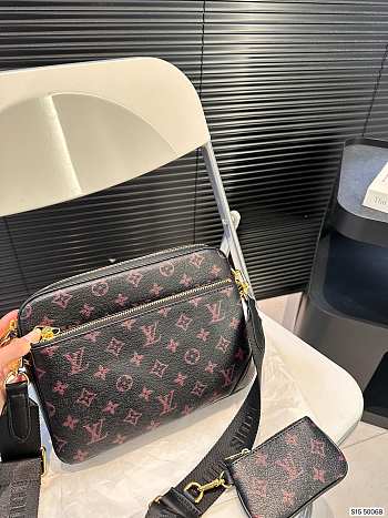 Louis Vuitton Black And Pink 26 x 19 cm