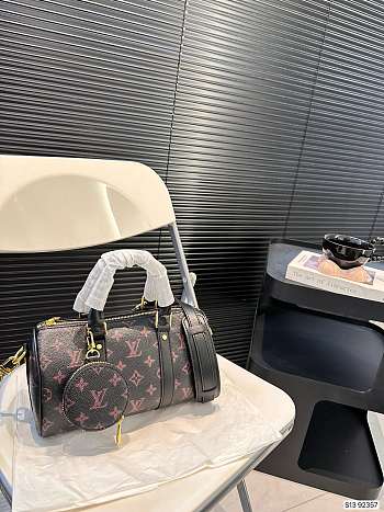 Louis Vuitton Keepall Black 25 x 14 cm 