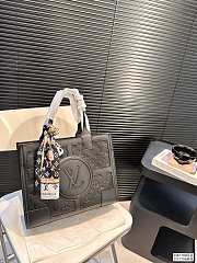 Louis Vuitton Handbag 34 x 27 cm - 1