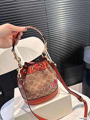 Coach City Bucket Bag 17 x 17.5 cm  - 3