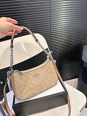 Coach Hand Bag 24 x 13 cm - 1