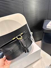 Chloe Saddle Bag Black 21.5 x 18 cm - 2