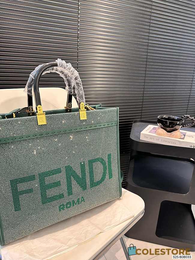 Fendi Diamond Handle Bag Green 35 x 29 cm - 1