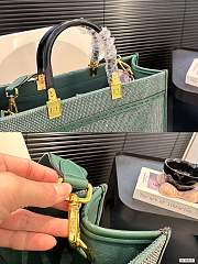 Fendi Diamond Handle Bag Green 35 x 29 cm - 5