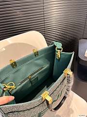 Fendi Diamond Handle Bag Green 35 x 29 cm - 3