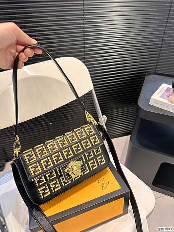 Fendi Handle Bag Yellow 22 x 13 cm
