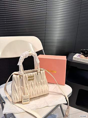 MiuMiu Hobo White 20 x 15 cm