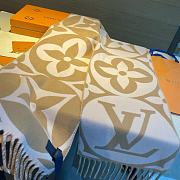 Louis Vuitton Big Logo Beige  - 4