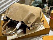 Louis Vuitton Mahina Bella Tote Ivory 33 x 24 x 13 cm - 5