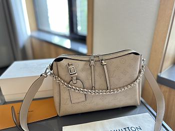 Louis Vuitton Bella Tote Beige 29 cm 
