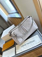 Louis Vuitton Bella Ivory 29 cm - 1