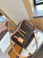 Louis Vuitton Bella Tote Monogram 29 cm - 5
