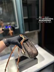 Michael Kors Lita Small Two-Tone Crossbody Black Brown 20 x 11.5 x 7 cm - 2