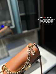 Michael Kors Lita Small Two-Tone Crossbody Greem 20 x 11.5 x 7 cm  - 6