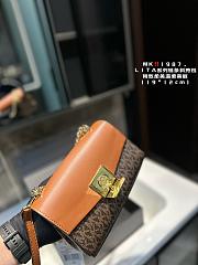 Michael Kors Lita Small Two-Tone Crossbody Greem 20 x 11.5 x 7 cm  - 5