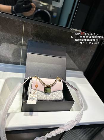 Michael Kors Lita Small Two-Tone Crossbody White 20 x 11.5 x 7 cm