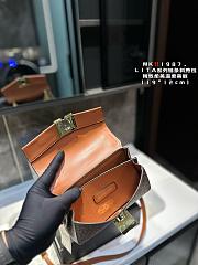 Michael Kors Lita Small Two-Tone Crossbody White Brown 20 x 11.5 x 7 cm - 3