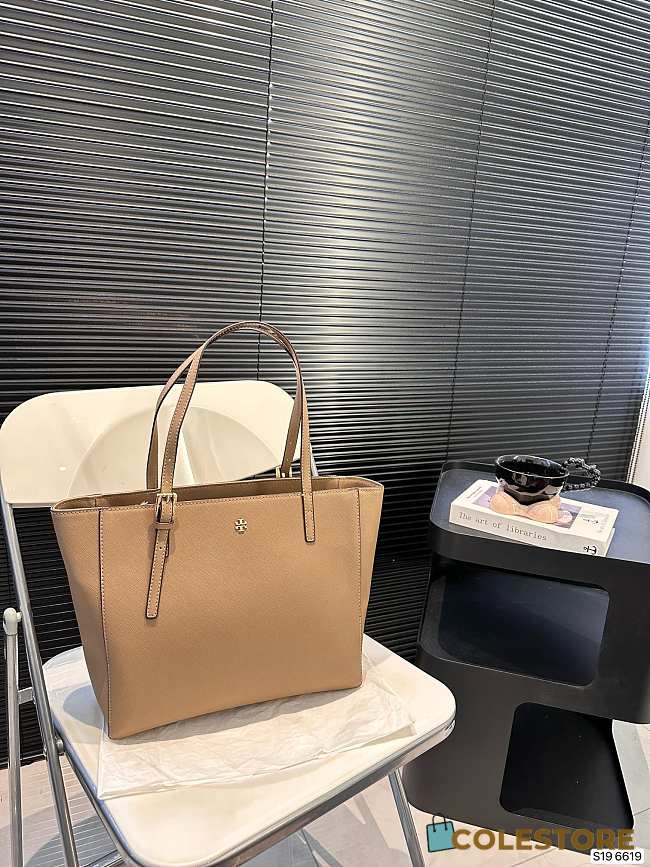 Tory Burch Robinson Tote Bag Beige 20 x 25 cm  - 1