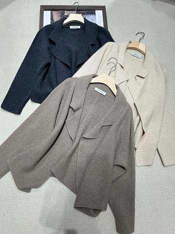 Max Mera White/ Blue/ Grey Coat