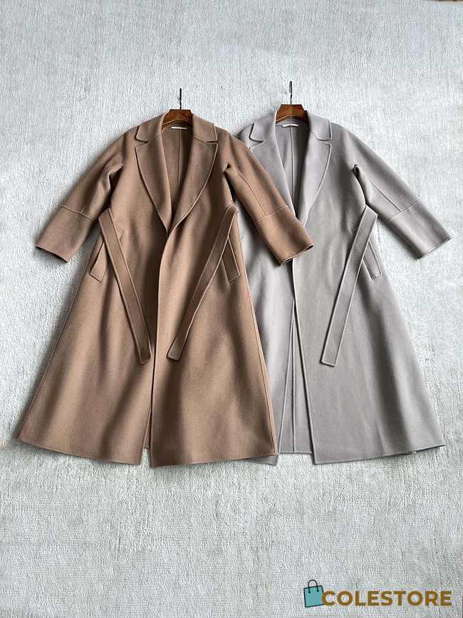 Max Mara White/ Beige Manteau  - 1
