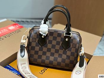 Louis Vuitton Speedy 20 x 13 x 12 cm