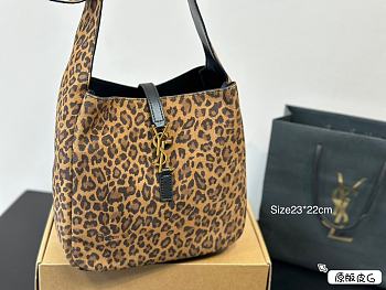 YSL Le 5A7 Leopard 23 x 22 cm