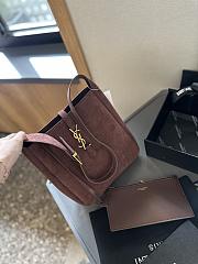 YSL Saint Laurrent Hobo Suede Chocolate 24 cm  - 2