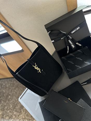 YSL Saint Laurrent Hobo Suede Black 24 cm 