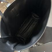 YSL Saint Laurrent Hobo Suede Black 24 cm  - 3