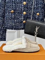 Louis Vuitton Mule Fur Beige  - 4