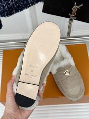 Louis Vuitton Mule Fur Beige  - 3