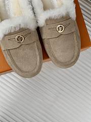 Louis Vuitton Mule Fur Beige  - 2