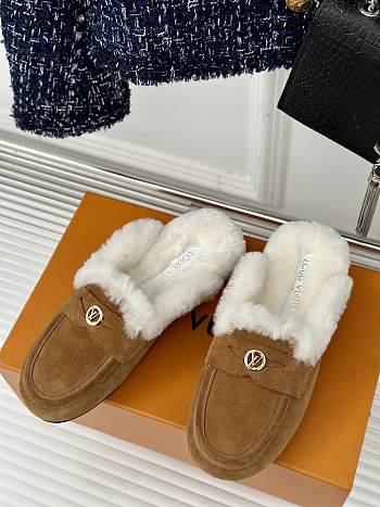 Louis Vuitton Mule Fur Brown 