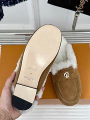Louis Vuitton Mule Fur Brown  - 2