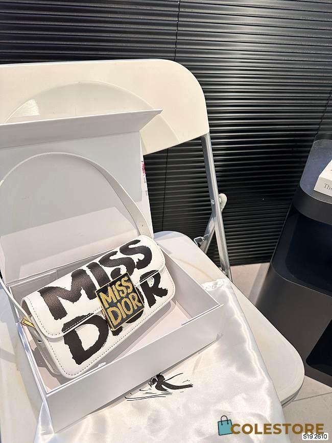 Dior Miss Dior Black Graffiti White 22 x 11.5 cm - 1