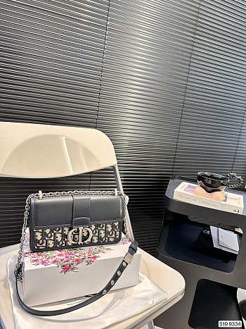 Dior 30 Montaigne Bag Black Dior Oblique Jacquard 21 x 12 cm