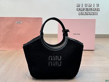 MiuMiu Fur Ivy Tote Black 23 x 16 cm