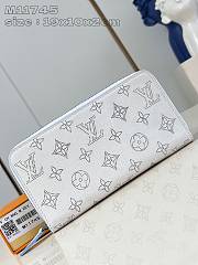 Louis Vuitton Wallet Mahina Monogram Empreinte White Blue 19 x 10 x 2 cm  - 1