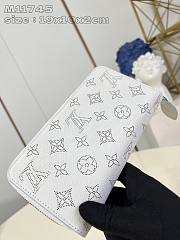 Louis Vuitton Wallet Mahina Monogram Empreinte White Blue 19 x 10 x 2 cm  - 6