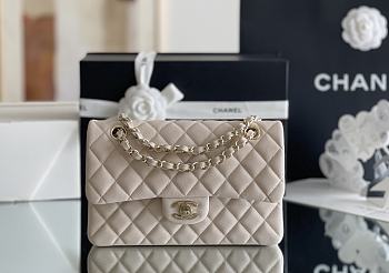 Chanel Flap Bag Light Beige 14.5 x 6 x 23 cm 
