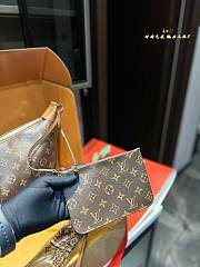 Louis Vuitton Loop Hobo Monogram 31 x 24 cm - 5