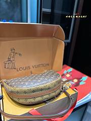 Louis Vuitton Loop Hobo Monogram 31 x 24 cm - 6