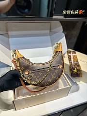 Louis Vuitton Loop 23 x 12 cm - 6