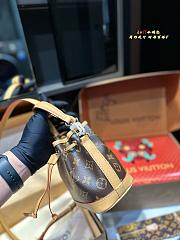 Louis Vuitton Bucket Bag Nano 13 x 16 cm   - 3