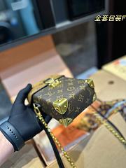 Louis Vuitton Box Shoulder Bag 17 x 13 cm  - 3