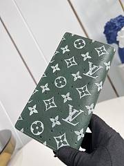 Louis Vuitton Monogram Eclipse Green 19 cm - 5