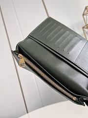 Louis Vuitton Monogram Eclipse Green 19 cm - 4
