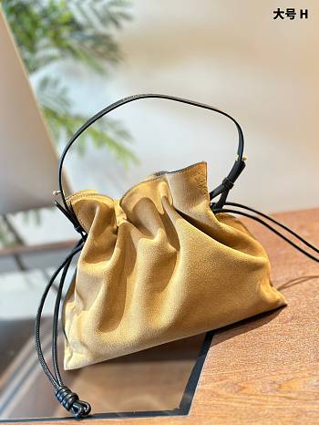 Loewe Bucket Bag Beige 20 cm