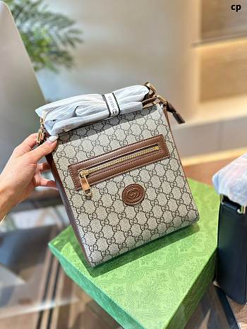 Gucci Brown 22 x 24 cm 