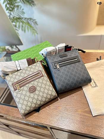Gucci Black 22 x 24 cm